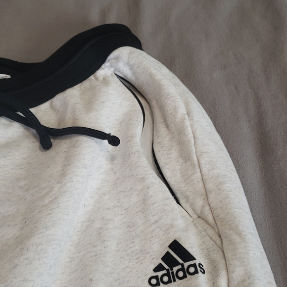 Black and white Adidas cropped joggers - Picture 2 of 4
